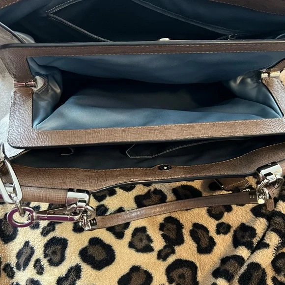 Coach bag. - Picture 2 of 3